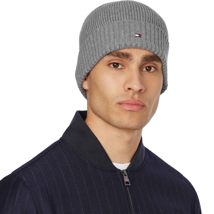 Tommy Hilfiger  - Tommy Hilfiger - TH essential flag beanie | Strik Hue Mid Grey