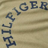 Tommy Hilfiger  - Tommy Hilfiger - TH Hilfiger arched tee | T-shirt Lys Olivengrøn