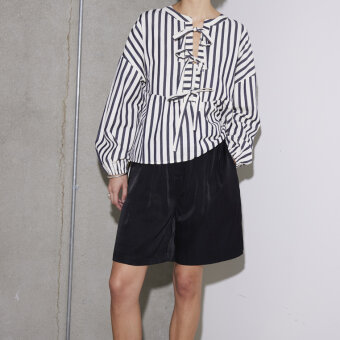 ICHI ( Dame ) - ICHI - IHTUTTA SHO2 | SHORTS BLACK