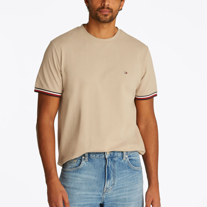 Tommy Hilfiger  - Tommy Hilfiger - Globe stripe cuff tee | T-shirt Sandalwood