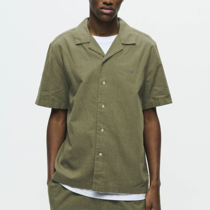 Double A by Wood Wood - Wood Wood - Aaron resort shirt | K/Æ Skjorte Dusty Olive