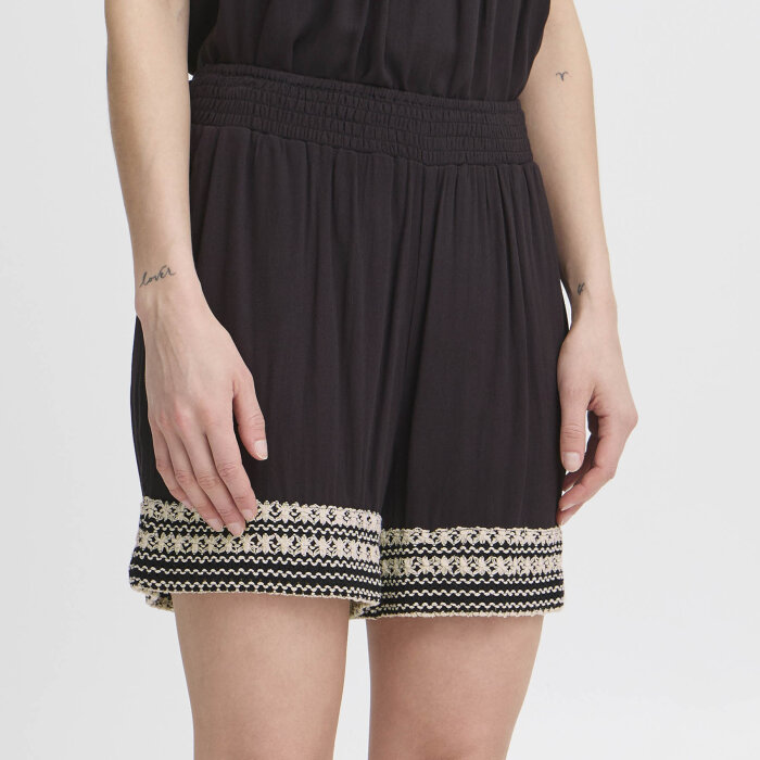 ICHI ( Dame ) - ICHI - IHRAGNI SHO | SHORTS BLACK