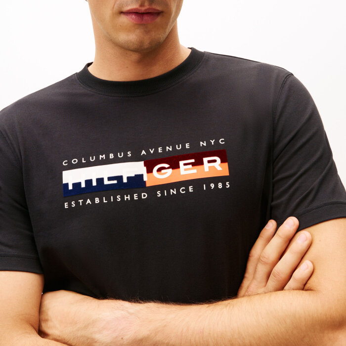 Tommy Hilfiger  - Tommy Hilfiger - Colour block graphic tee | T-shirt Black