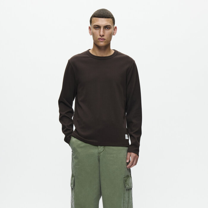 Double A by Wood Wood - Wood Wood - Hendrix crew neck | T-shirt Chocolate Tort