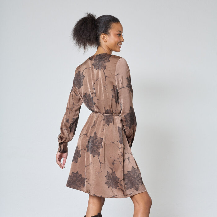 Sisters Point ( Dame ) - SISTERS POINT - ESAVA-DR1 | KJOLE 810 BROWN FLOWER