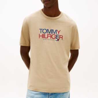 Tommy Hilfiger  - Tommy Hilfiger - TH Brand love big text tee | T-shirt Sandalwood 
