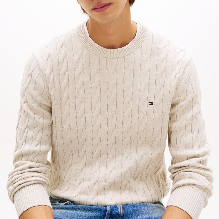 Tommy Hilfiger  - Tommy Hilfiger - TH Cotton cable crew neck | Strik Heathered Oatmilk