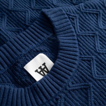 Double A by Wood Wood - Wood Wood - Lamin crew neck | Strik Navy Peony