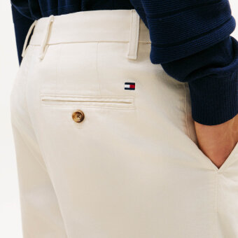 Tommy Hilfiger  - Tommy Hilfiger - Denton Printed Structure | Chino Ivory Petal