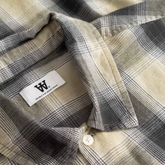 Double A by Wood Wood - Wood Wood - Cooper shirt | K/Æ Skjorte Pale Olive