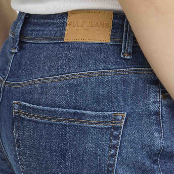 Pulz Jeans ( Dame )  - PULZ - PZKAYLA HW CAPRI | SHORTS 200005 MEDIUM BLUE DENIM
