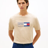 Tommy Hilfiger - Tommy Hilfiger - BRAND LOVE TEXT BOX | T-shirt Sandalwood Tommy Hilfiger - Tommy Hilfiger - BRAND LOVE TEXT BOX | T-shirt Sandalwood