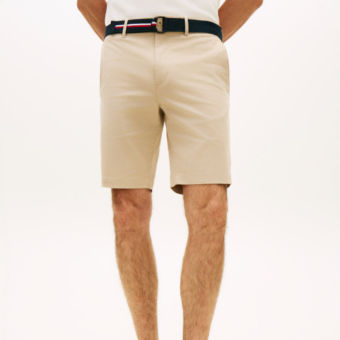 Tommy Hilfiger  - Tommy Hilfiger - DENTON 9.5 TWILL SAND | Shorts Sandalwood