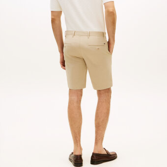 Tommy Hilfiger  - Tommy Hilfiger - DENTON 9.5 TWILL SAND | Shorts Sandalwood
