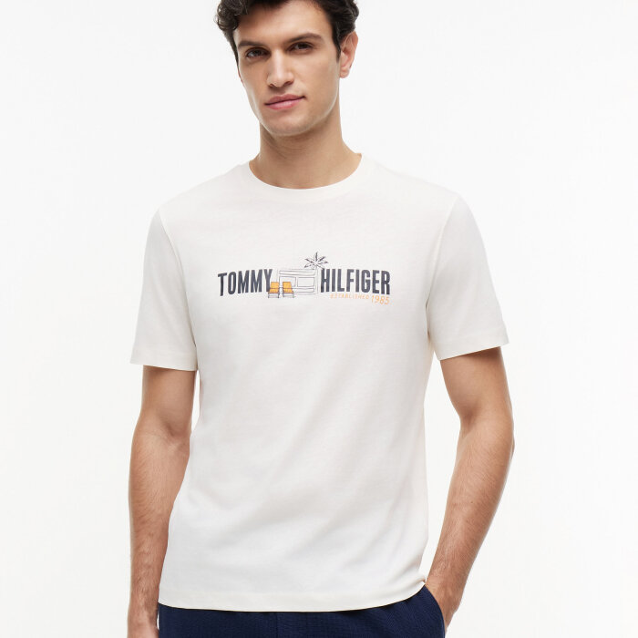 Tommy Hilfiger  - Tommy Hilfiger - Summer chest graphic tee | T-shirt Ivory Petal