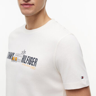 Tommy Hilfiger  - TH Summer chest graphic tee