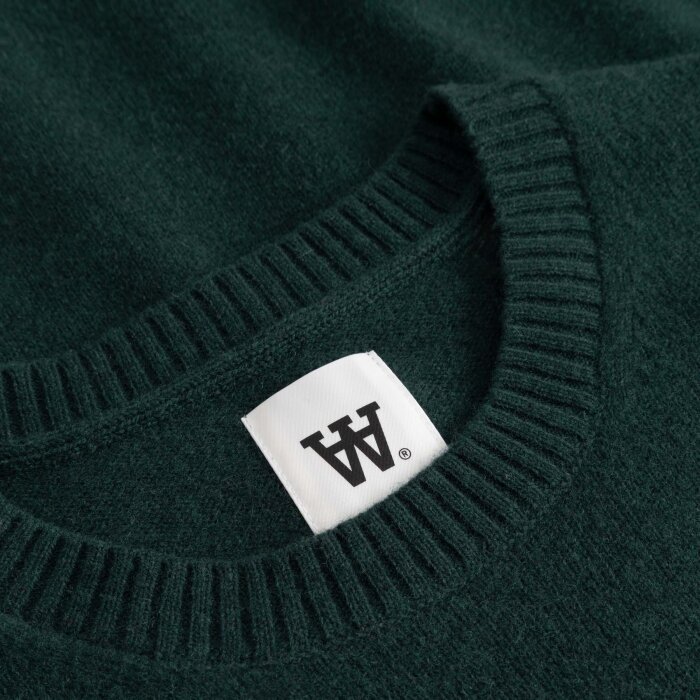 Double A by Wood Wood - Wood Wood - Tay sweater | Strik Ponderosa Pine