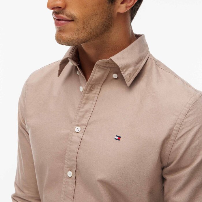 Tommy Hilfiger  - Tommy Hilfiger - Solid heritage oxford shirt | Skjorte Coastal Taupe