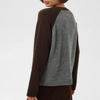 Part Two - PART TWO - CLEOPW | STRIK GREY MOLE COL